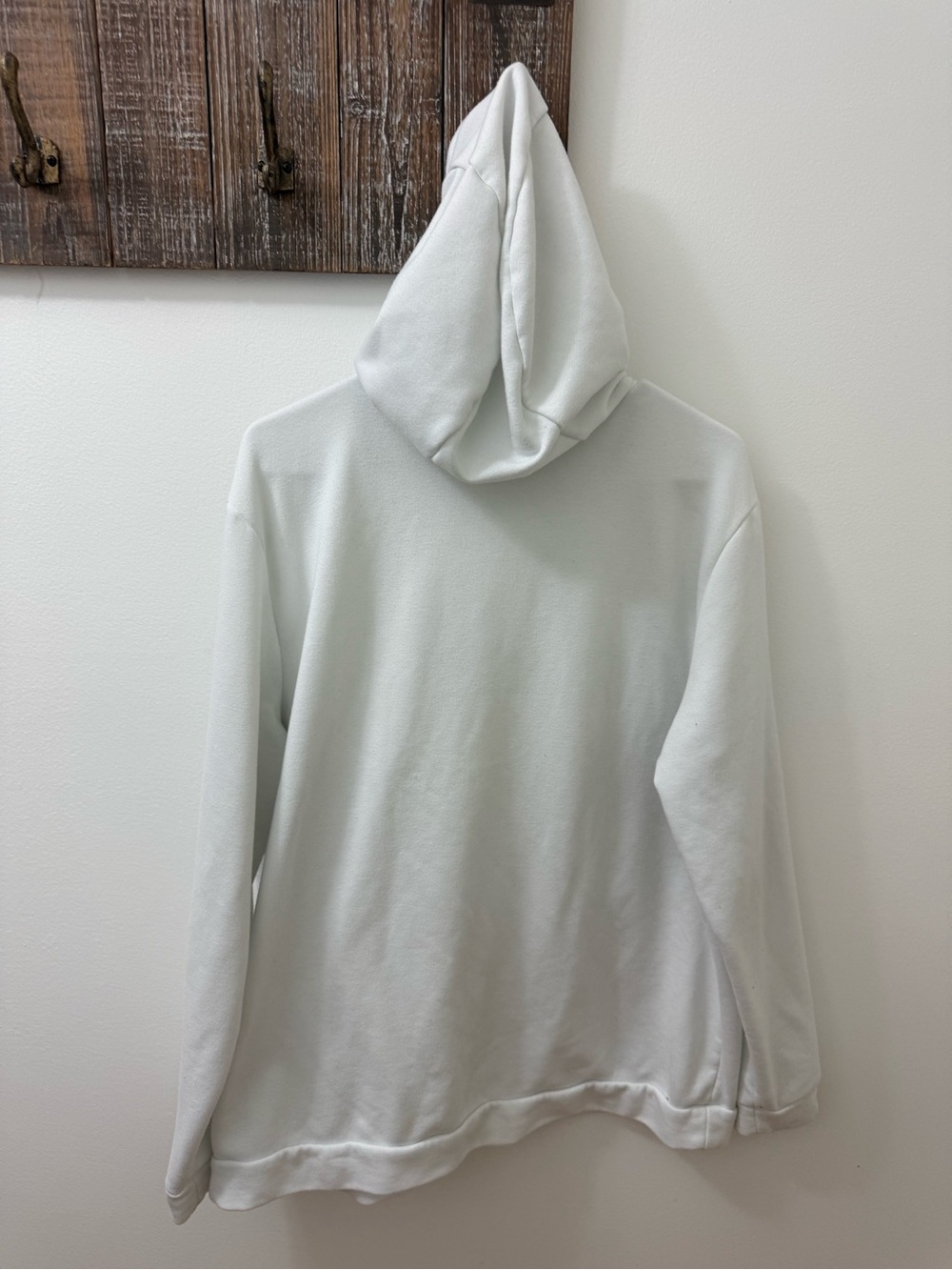 Nike Men’s White Pullover Hoodie with Black Swoosh - Picture 7 of 7
